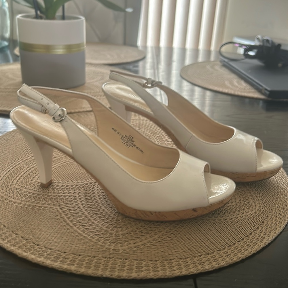Nine West off white slingback woman shoe.